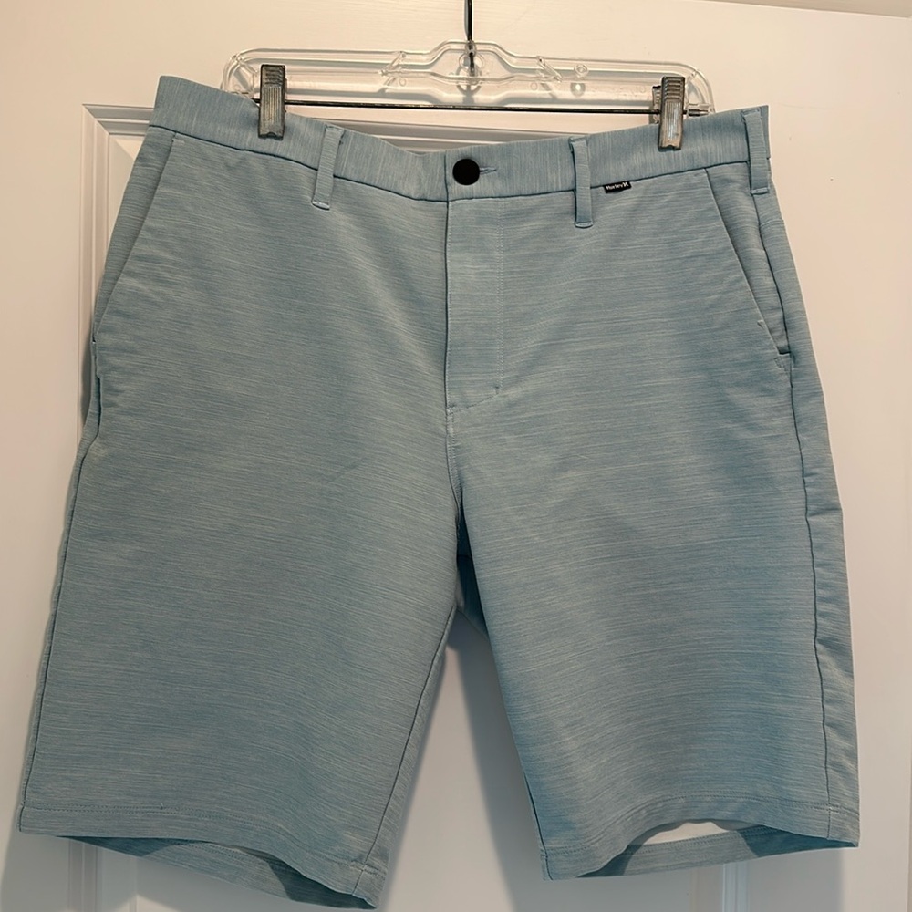 HURLEY men’s shorts. 34W Light Blue